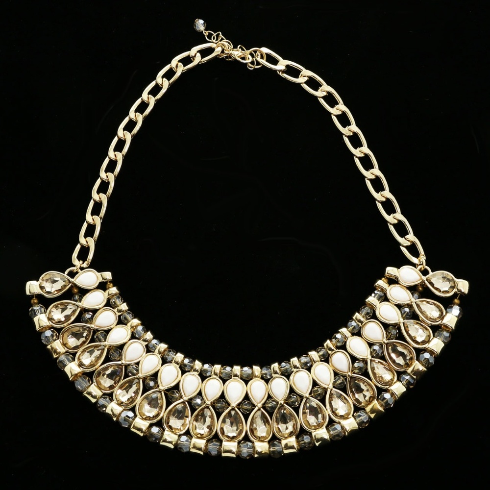 Luxury Faceted Necklace Gold/White NWOT